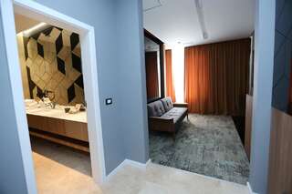 Отель Valentino Rooms Фокшани Номер-студио с кроватью размера "king-size" и диван-кроватью-1