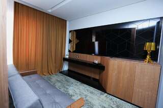 Отель Valentino Rooms Фокшани Номер-студио с кроватью размера "king-size" и диван-кроватью-5